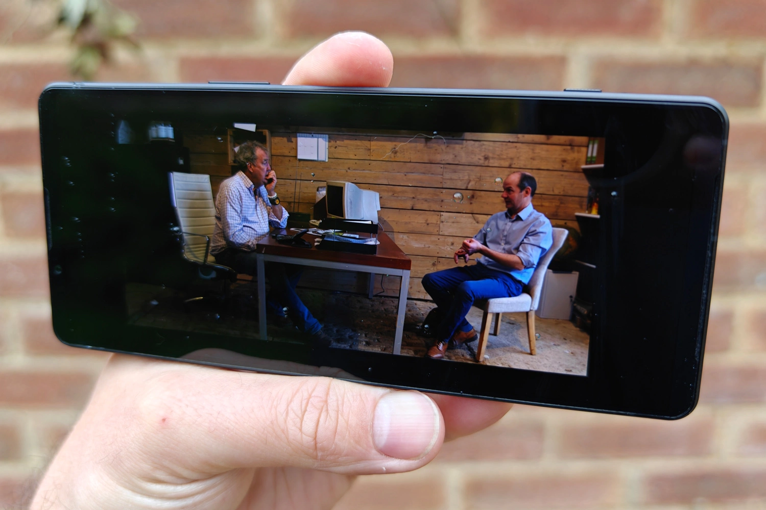 Sony-Xperia-1-V-display-1