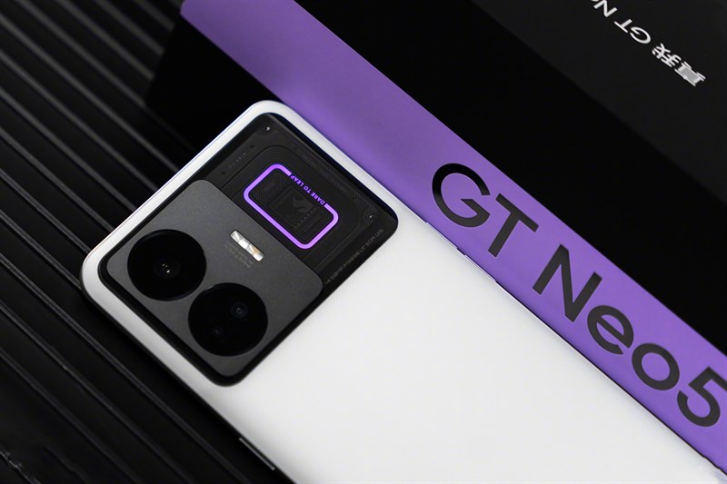 realme-gt-neo-5-5g-gia
