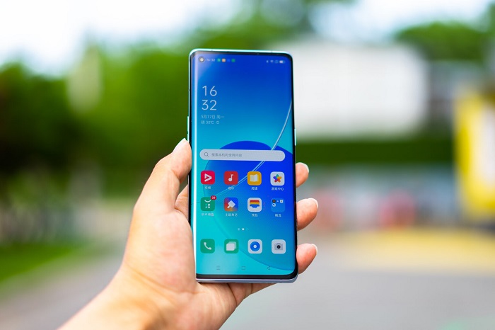 tren-tay-Oppo-Reno6-Pro-7