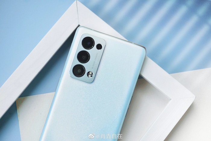 tren-tay-Oppo-Reno6-Pro-910