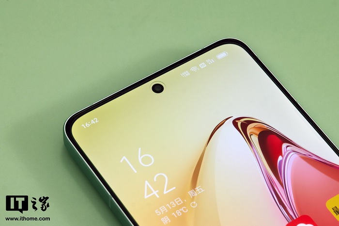 mo-hop-OPPO-Reno8-Pro-Plus-phien-ban-mau-xanh-12