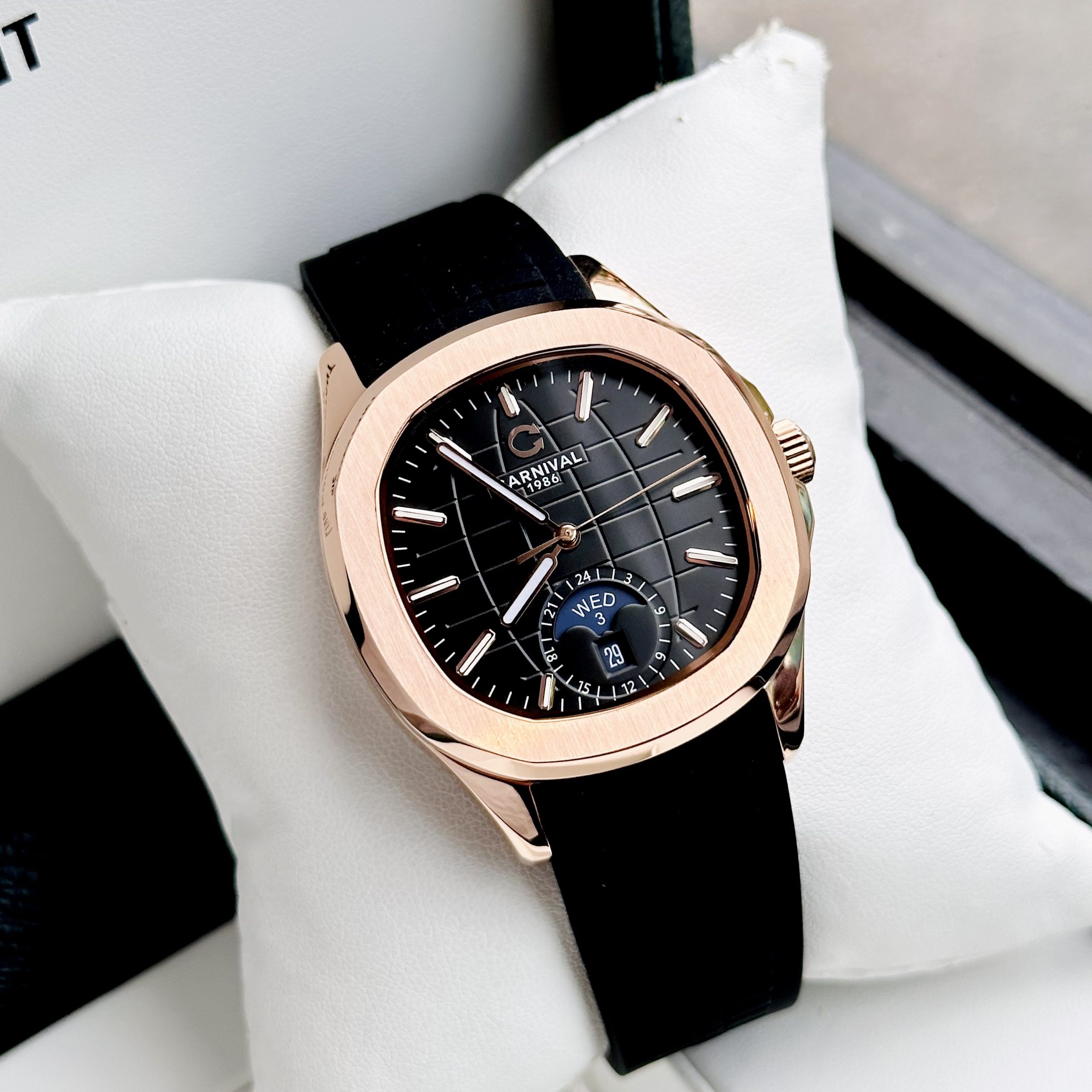 ĐỒNG HỒ NAM Carnival Aquanus 8113G - Mặt Black - Viền Vàng - Dây Cao Su - Automatic - Kính Sapphire