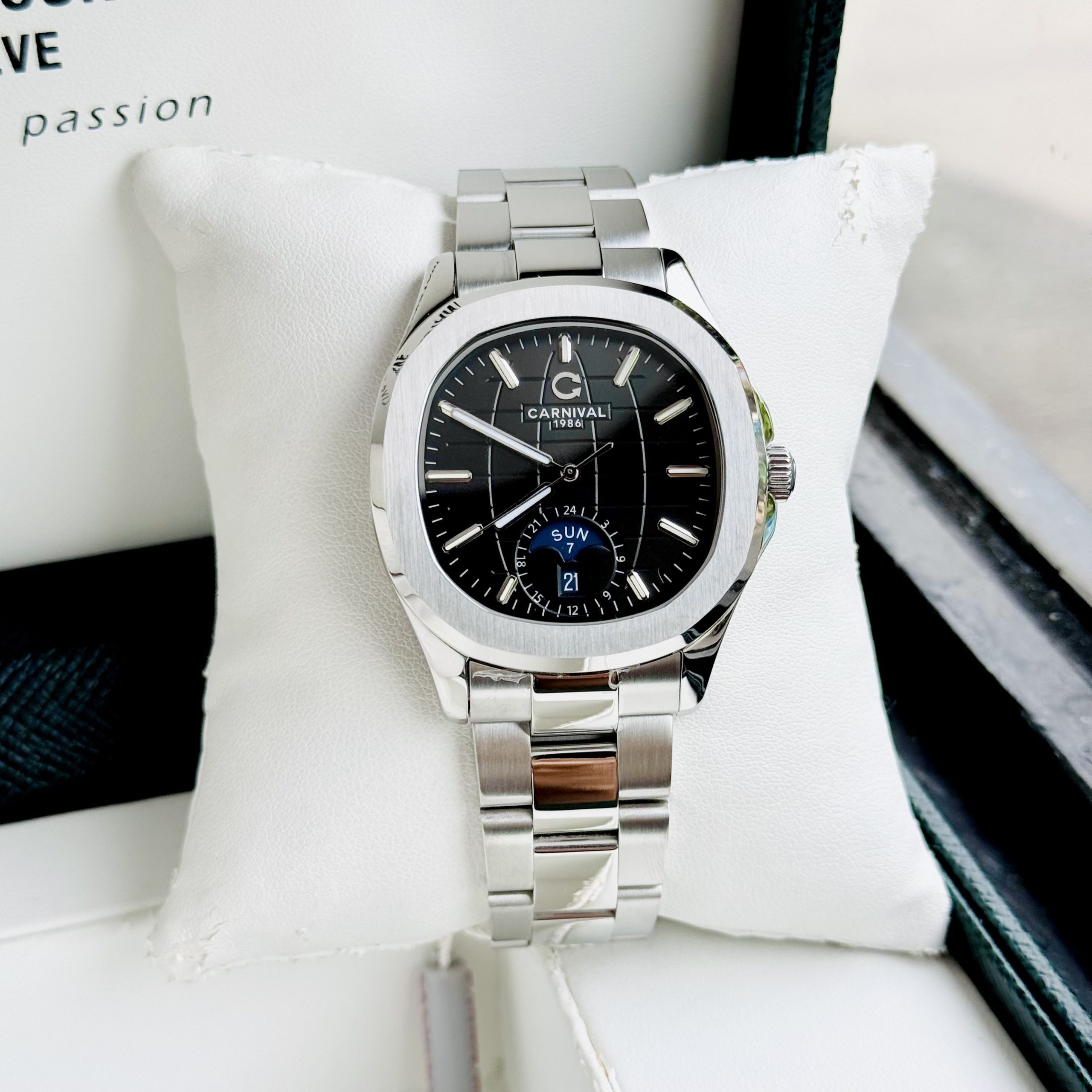 ĐỒNG HỒ NAM Carnival Aquanus 8113G - Mặt Đen- Viền Bạc - Dây Thép - Automatic - Kính Sapphire