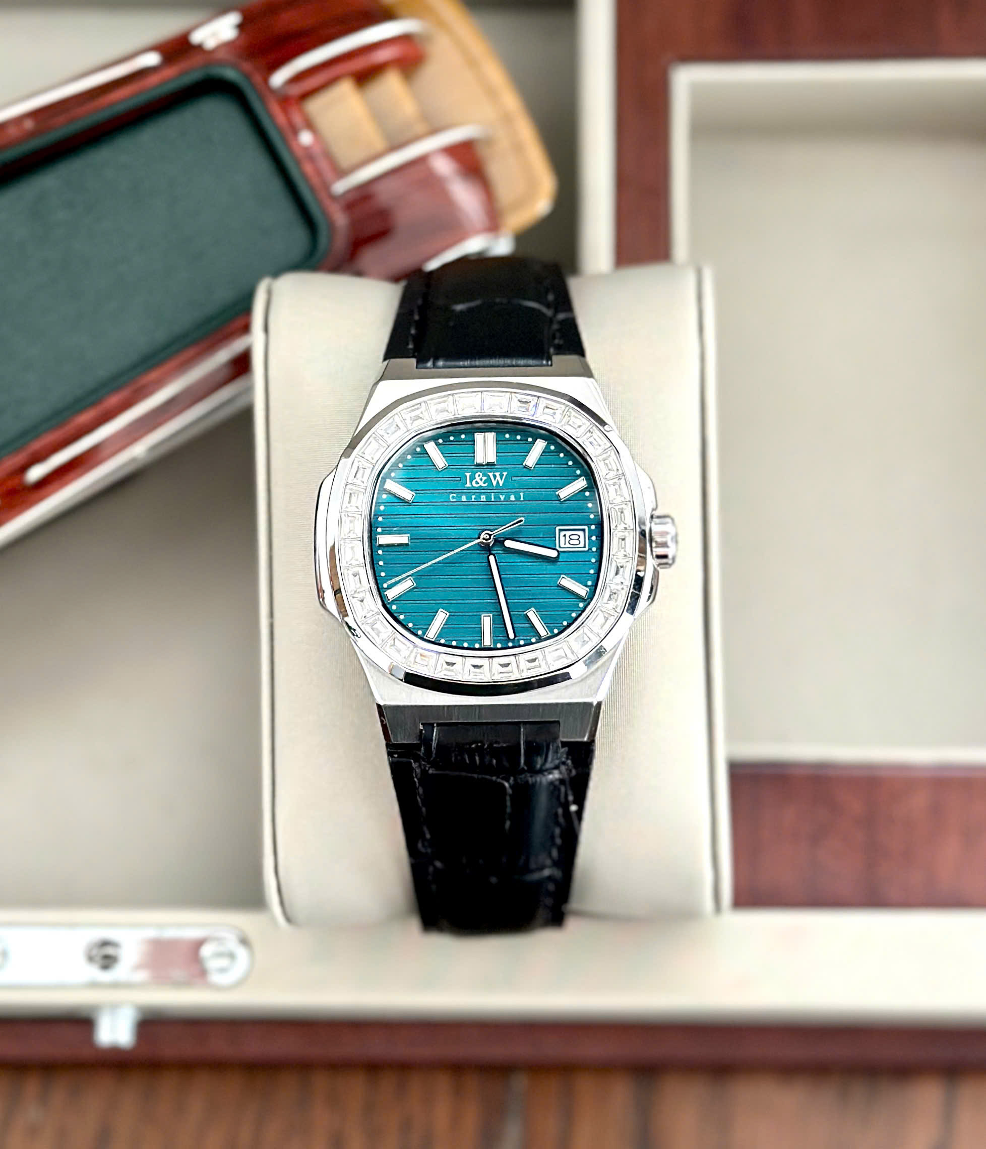 ĐỒNG HỒ NAM I&W Carnival 721G Green - Viền Bạc Đá - Dây Da - Automatic - Kính Sapphire