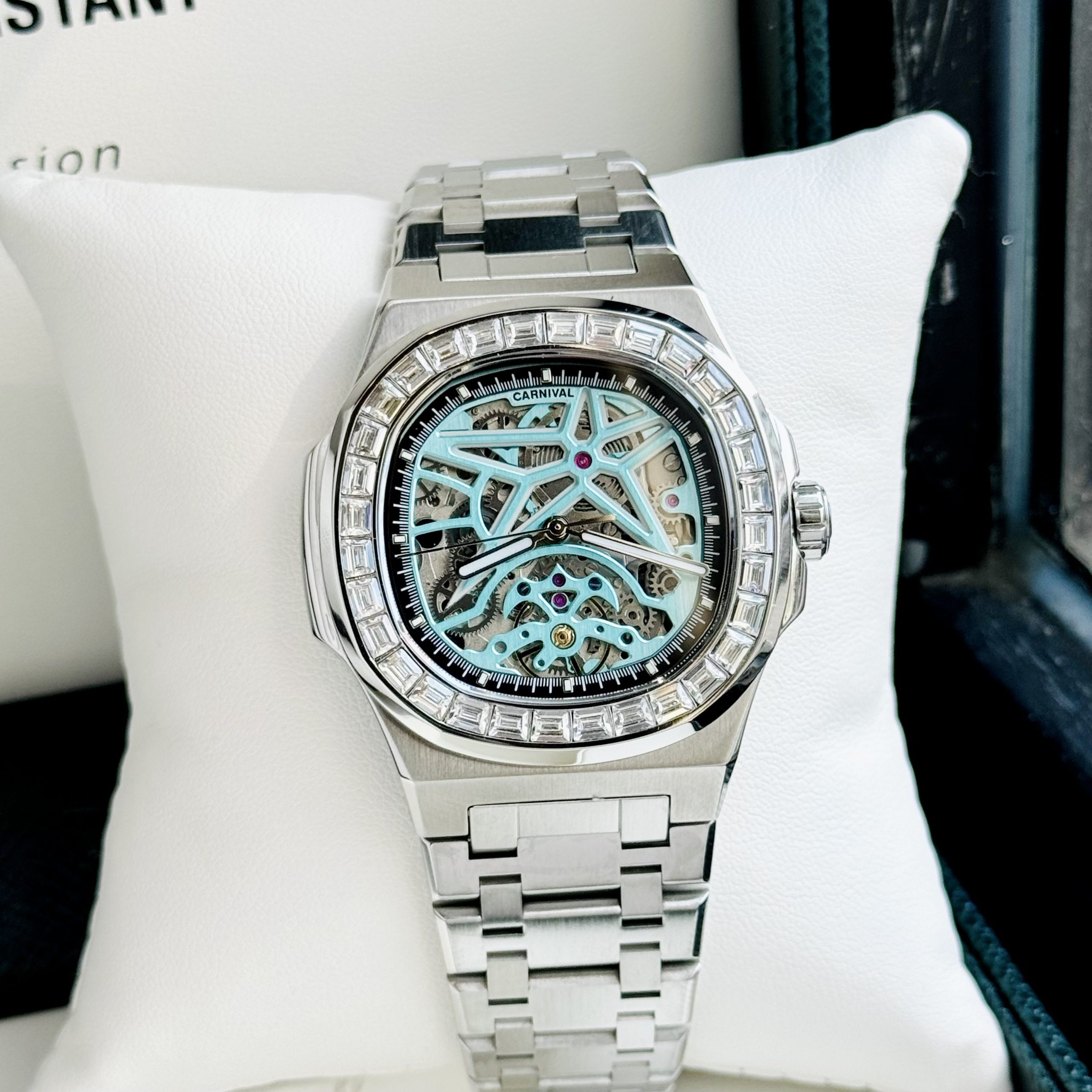 ĐỒNG HỒ NAM CARNIVAL NAUTILUS 8118G2 Màu Bạc Đá - Mặt xanh TIFFANY - Dây Thép - Automatic- Kính Sapphire