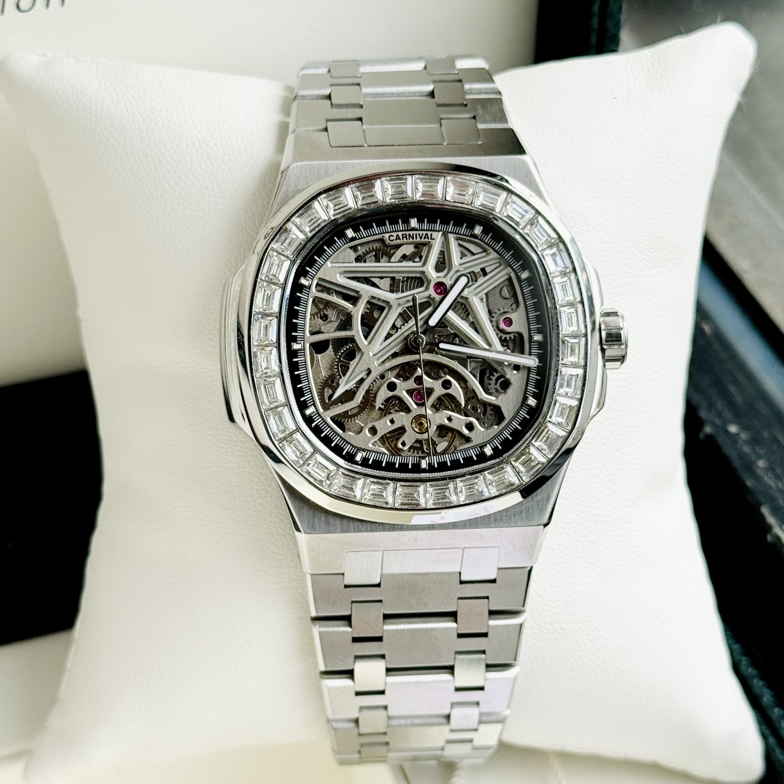 Đồng Hồ Nam CARNIVAL NAUTILUS 8118G2 Màu Bạc Đá - Mặt Gray - Dây Thép - Automatic- Kính Sapphire