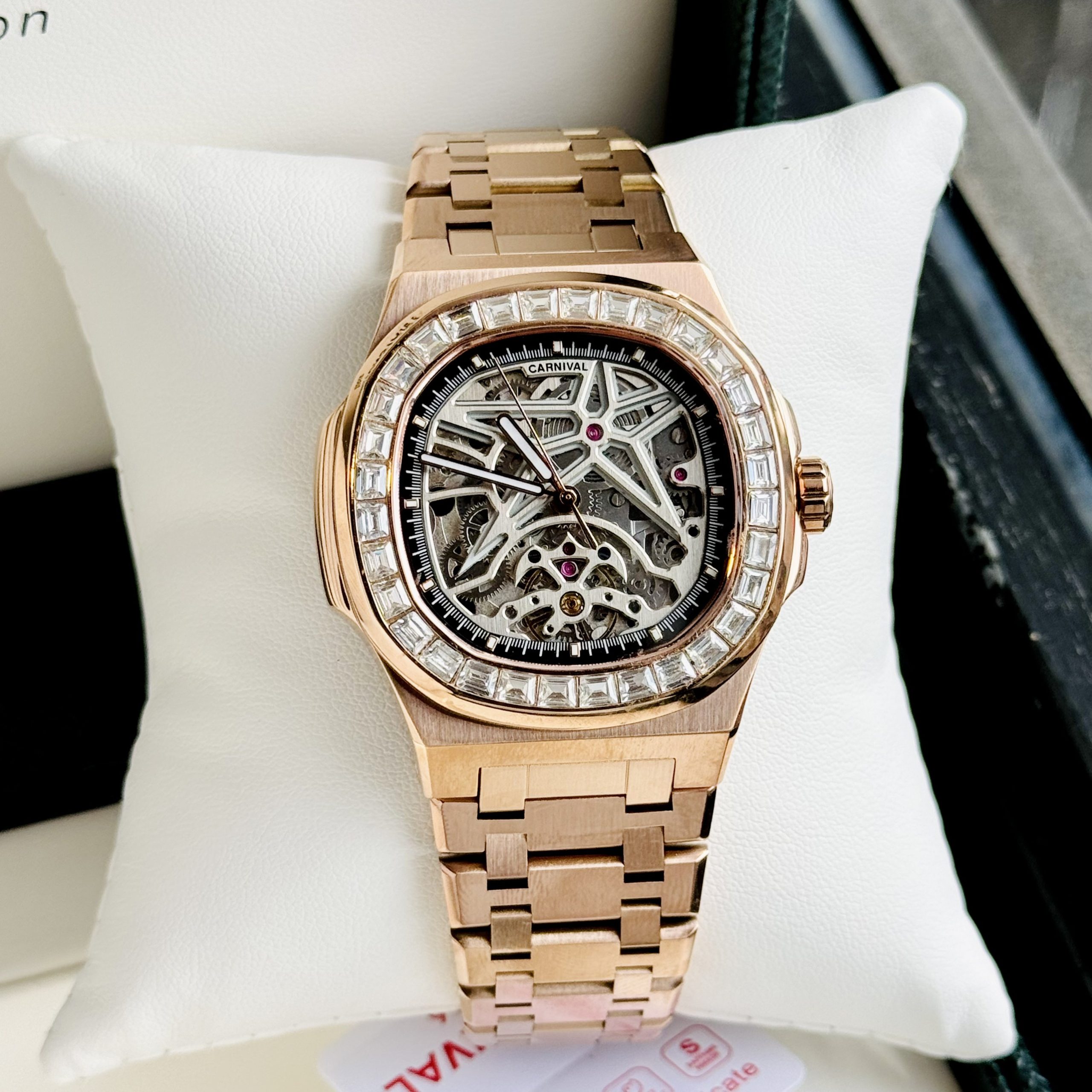 Đồng Hồ Nam CARNIVAL NAUTILUS 8118G2 Màu Vàng Đá - Mặt Gray - Dây Thép - Automatic- Kính Sapphire