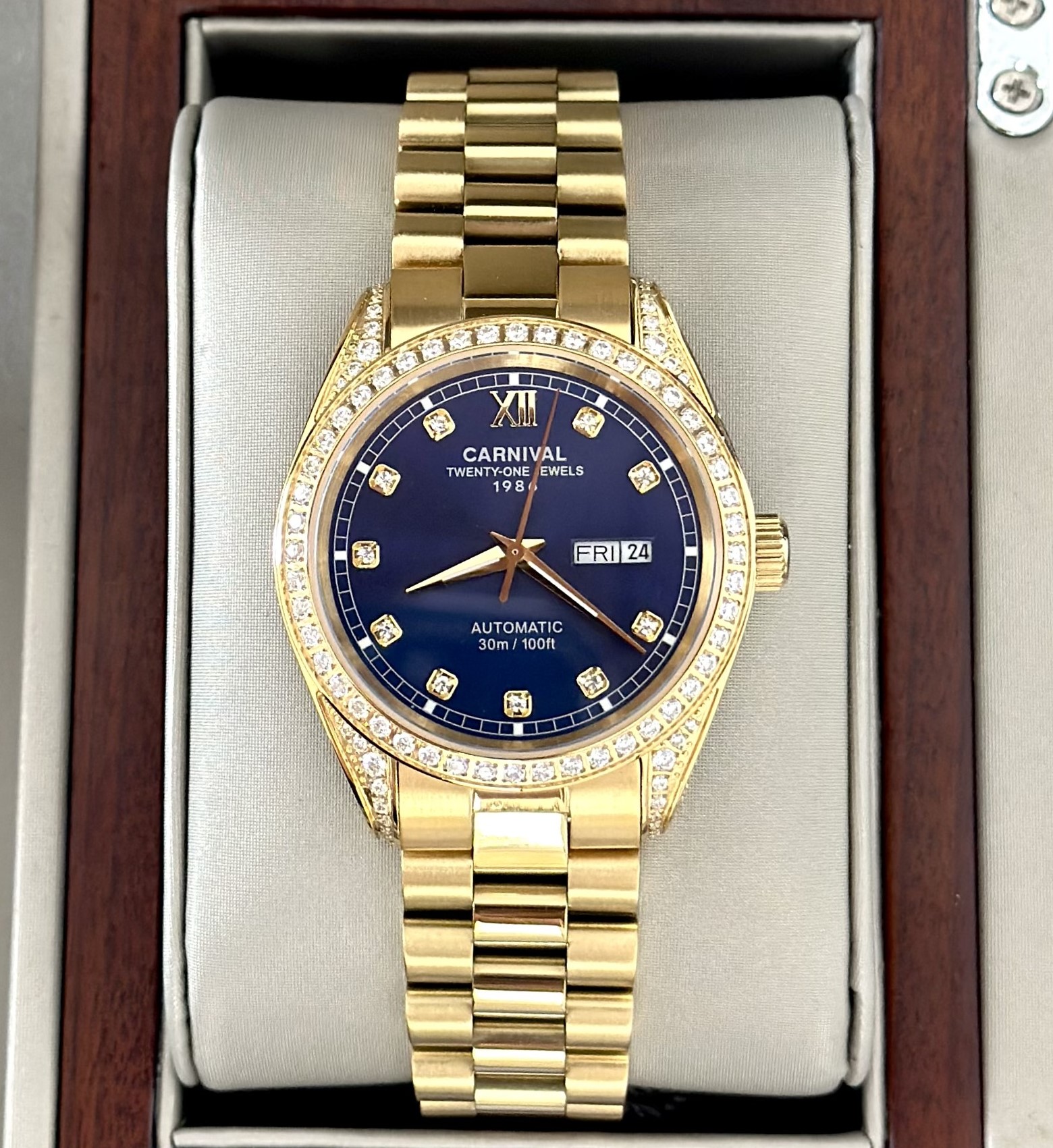 ĐỒNG HỒ NAM CARNIVAL8907G-VV-X - Size 40mm – Dây Thép – Automatic- Kính Sapphire