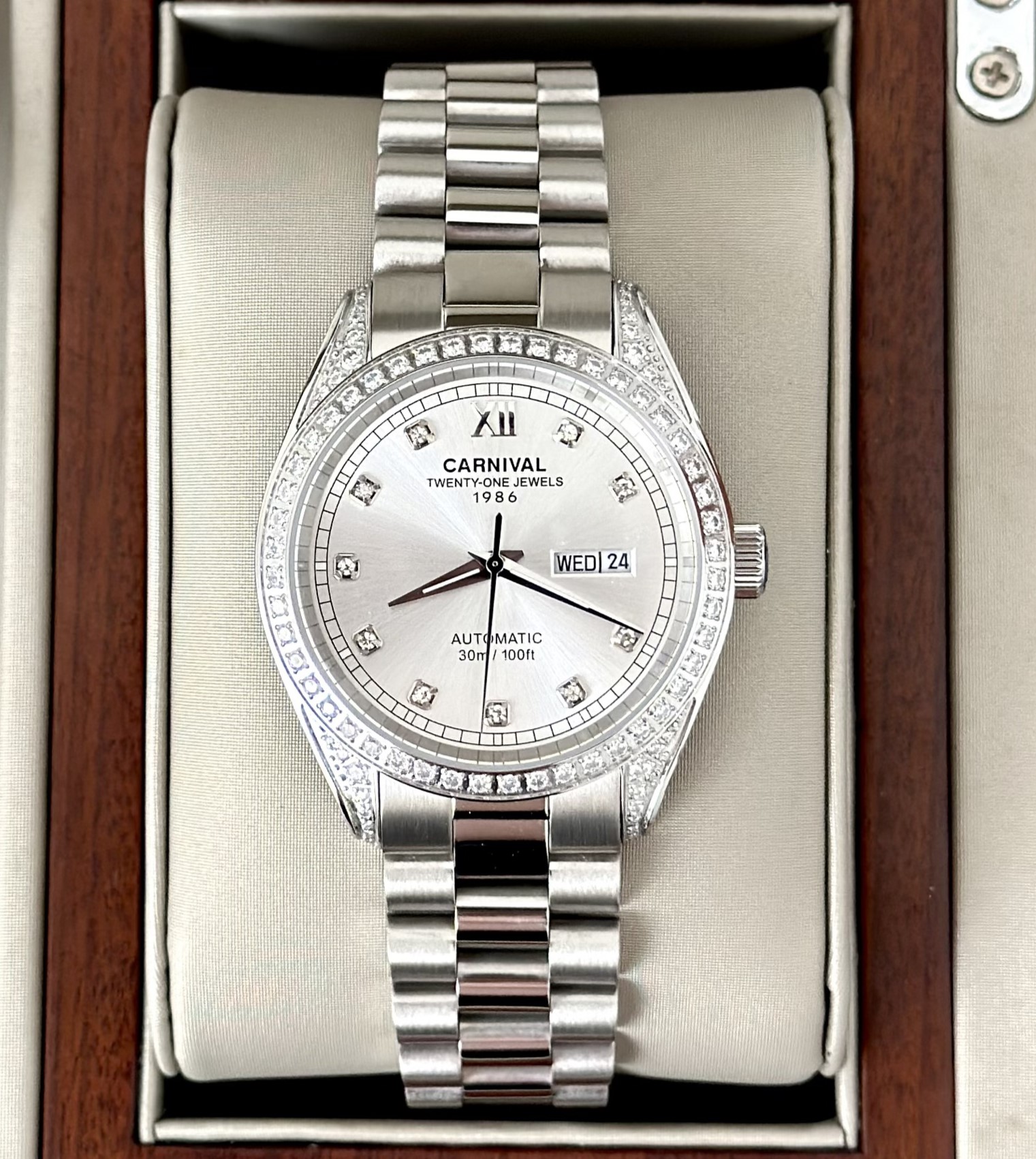 ĐỒNG HỒ NAM CARNIVAL 8907G-VT-T - Size 40mm – Dây Thép – Automatic- Kính Sapphire