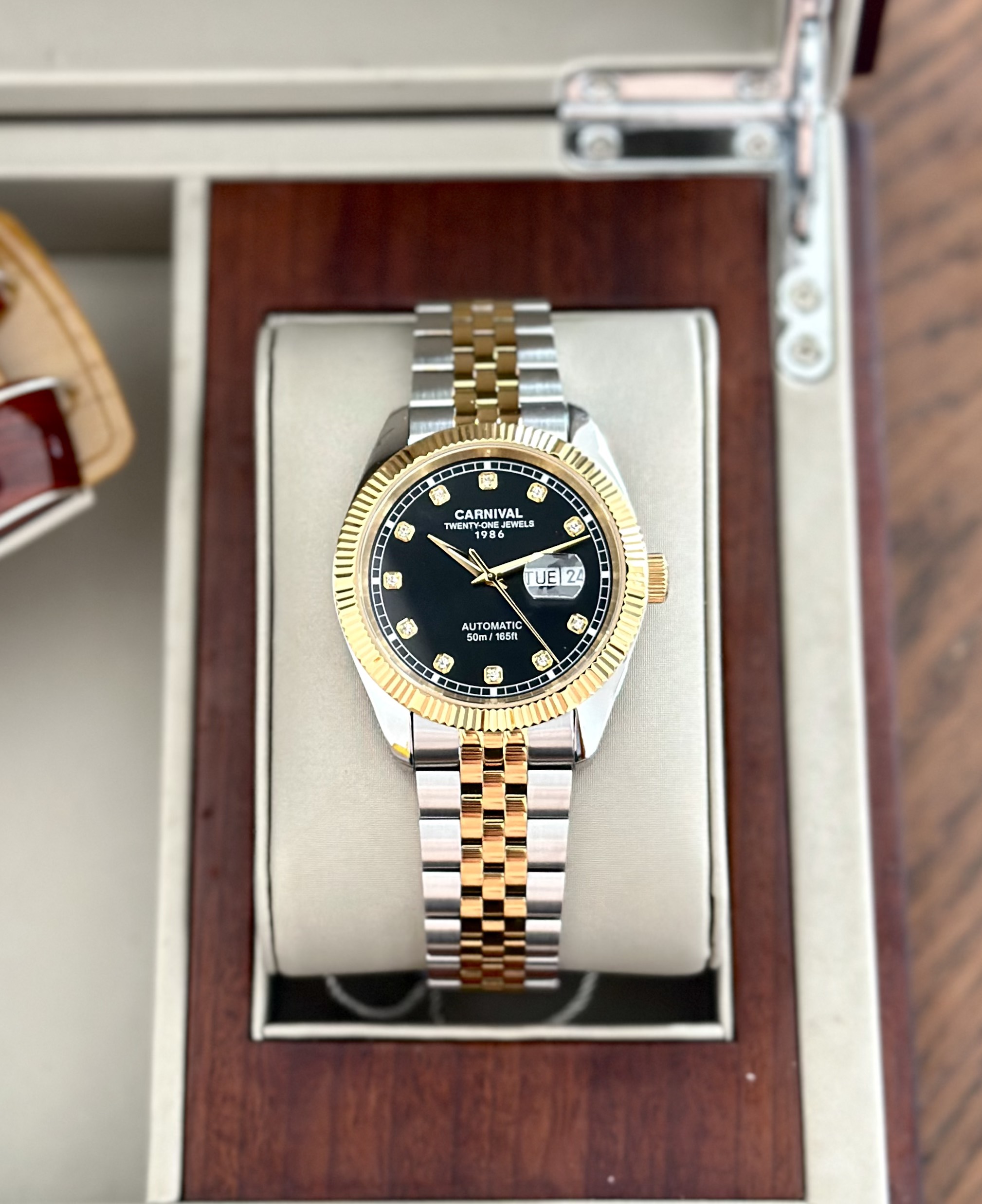ĐỒNG HỒ NAM I&W Carnival 8131G  Dây Thép Demi - Mặt Đen - Automatic - Kính Sapphire