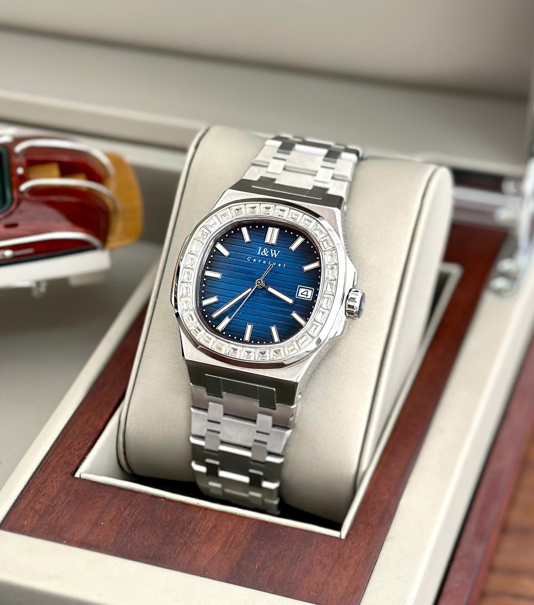 ĐỒNG HỒ NAM I&W Carnival 721G - Xanh Dương - Viền Đính Đá - Dây Thép - Automatic - Kính Sapphire