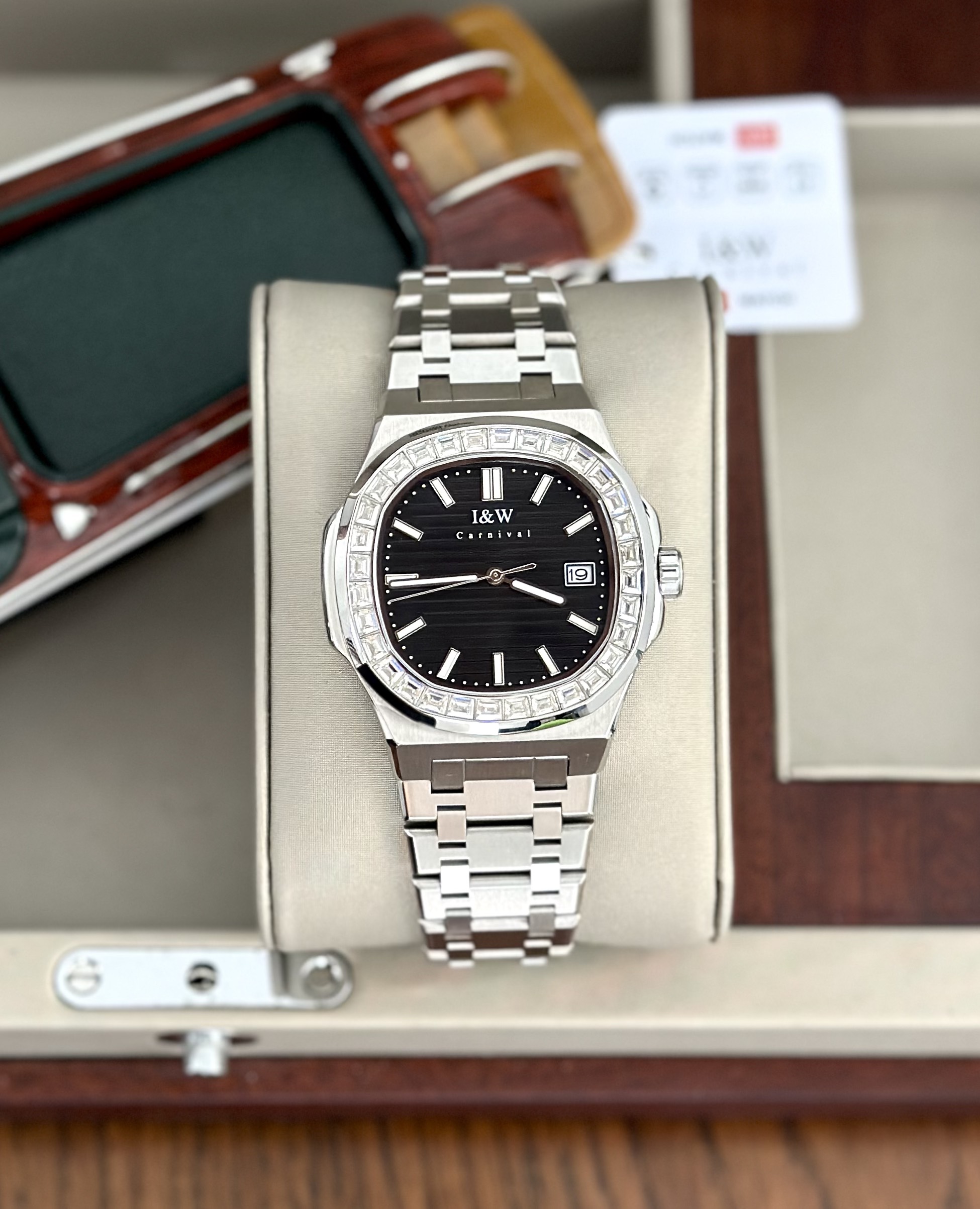 ĐỒNG HỒ NAM I&W Carnival 721G - Mặt Đen - Viền Đính Đá - Dây Thép - Automatic - Kính Sapphire