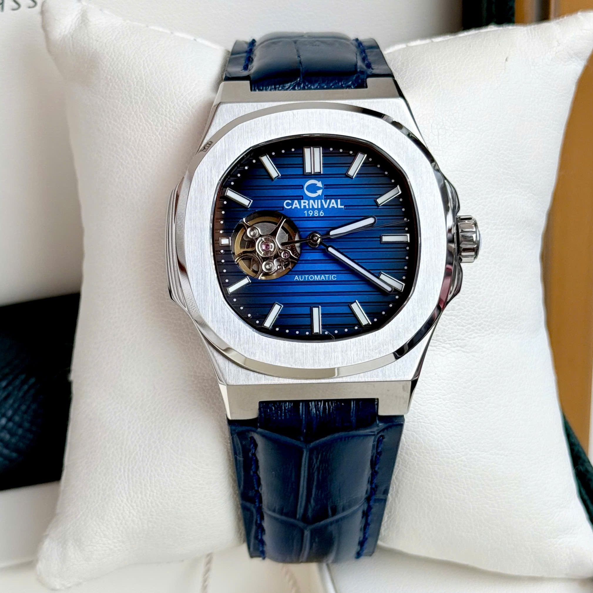 ĐỒNG HỒ NAM Carnival 8128G - Dây Da - Mặt Xanh Open Heart - Viền Trắng Trơn - Automatic - Kính Sapphire