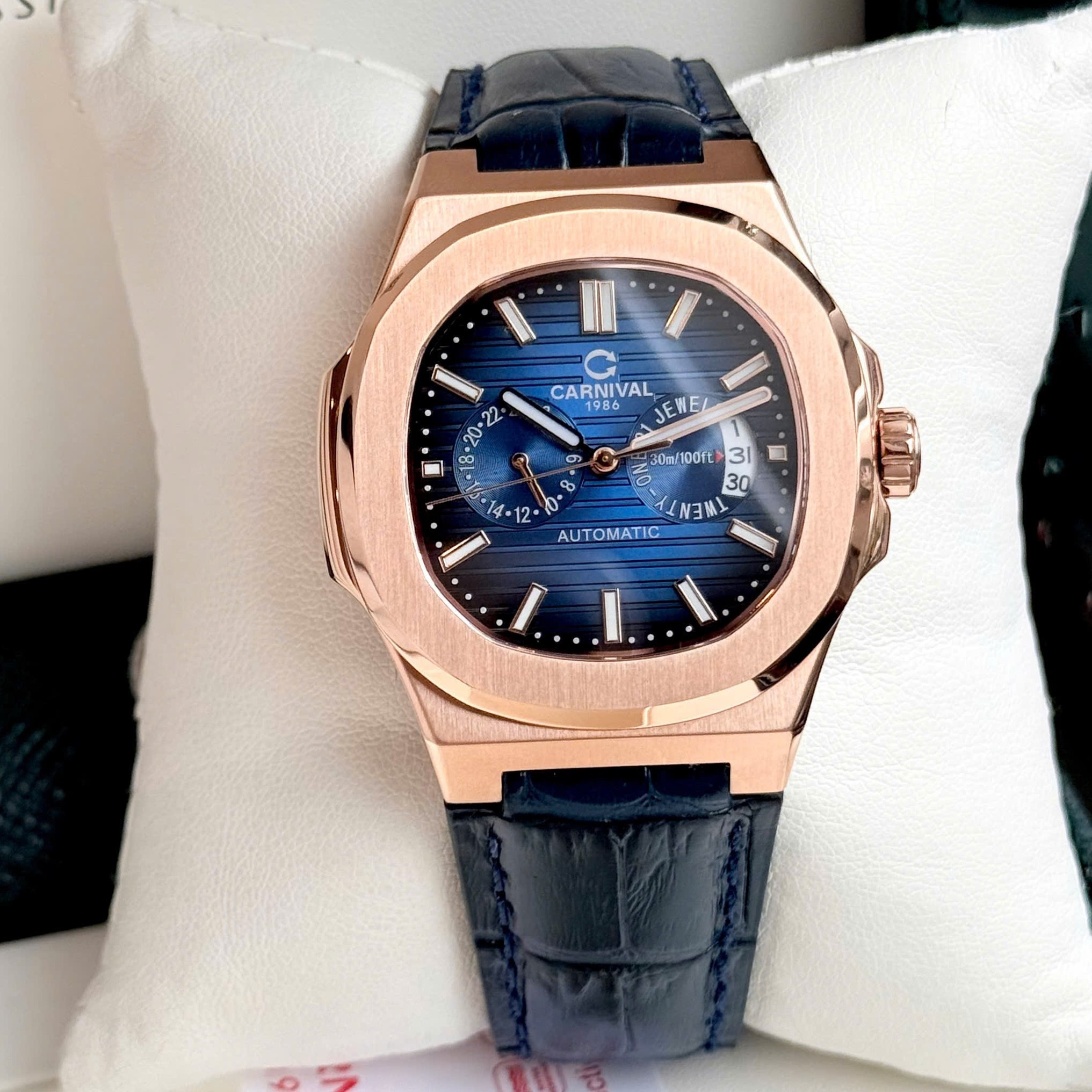 ĐỒNG HỒ NAM Carnival 8158G-VH-DD-D-Dây Da - Mặt Xanh- Automatic - Kính Sapphire