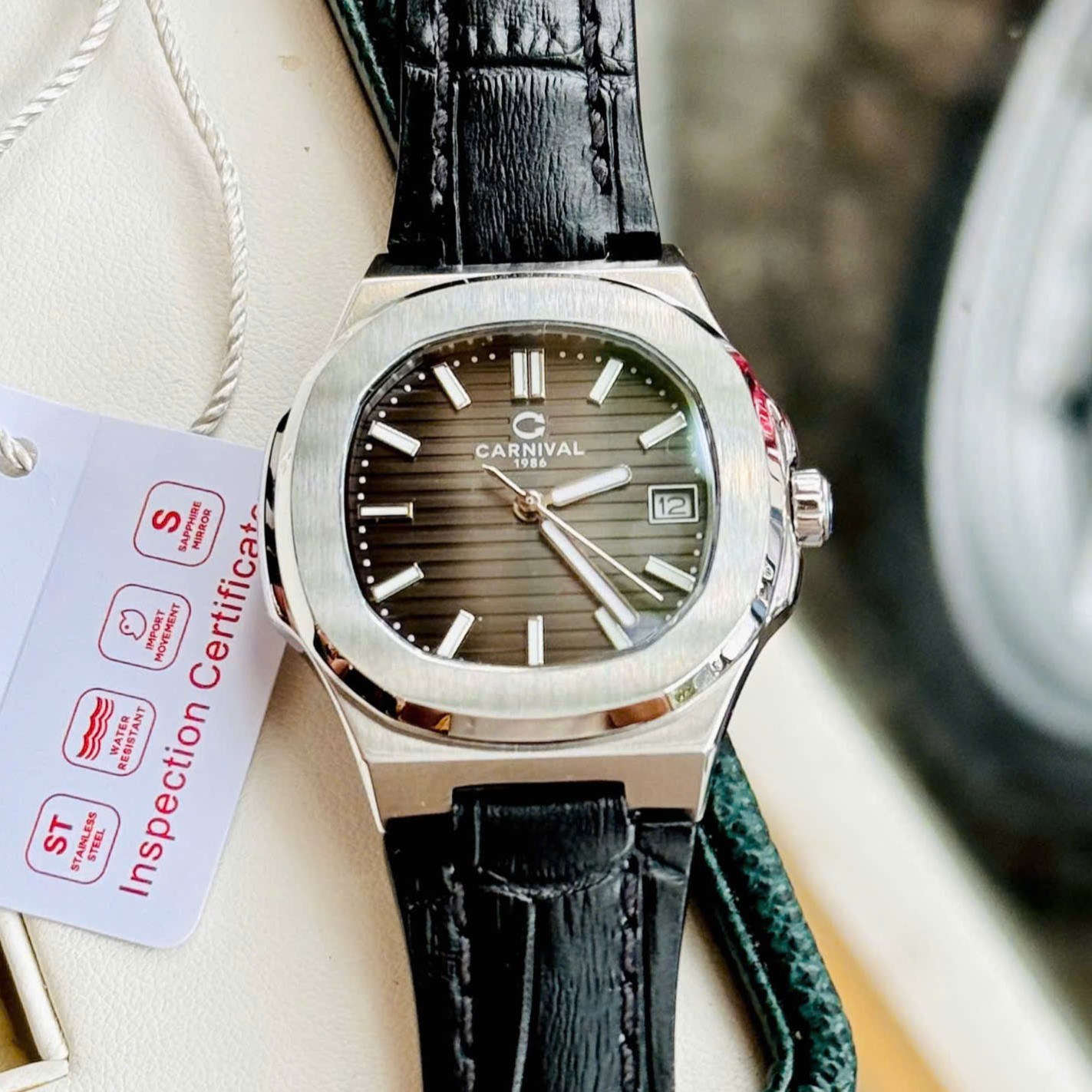 ĐỒNG HỒ Nữ Carnival 8161L- Mặt Xám -Dây Da Viền Bạc - Pin - Kính Sapphire