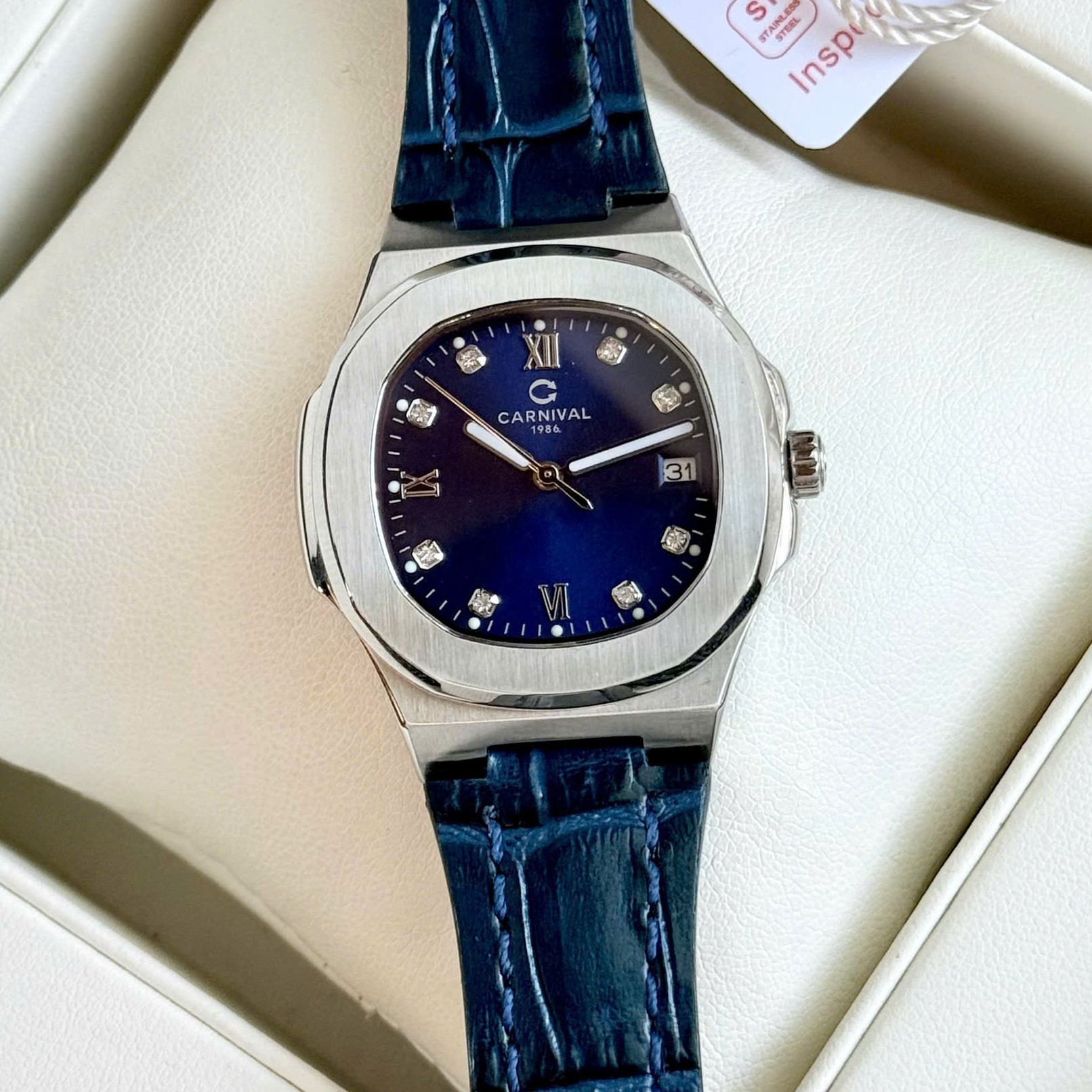 ĐỒNG HỒ Nữ 8160L-VT-DD-X- Mặt Xanh-Dây Da Viền Bạc - Pin - Kính Sapphire