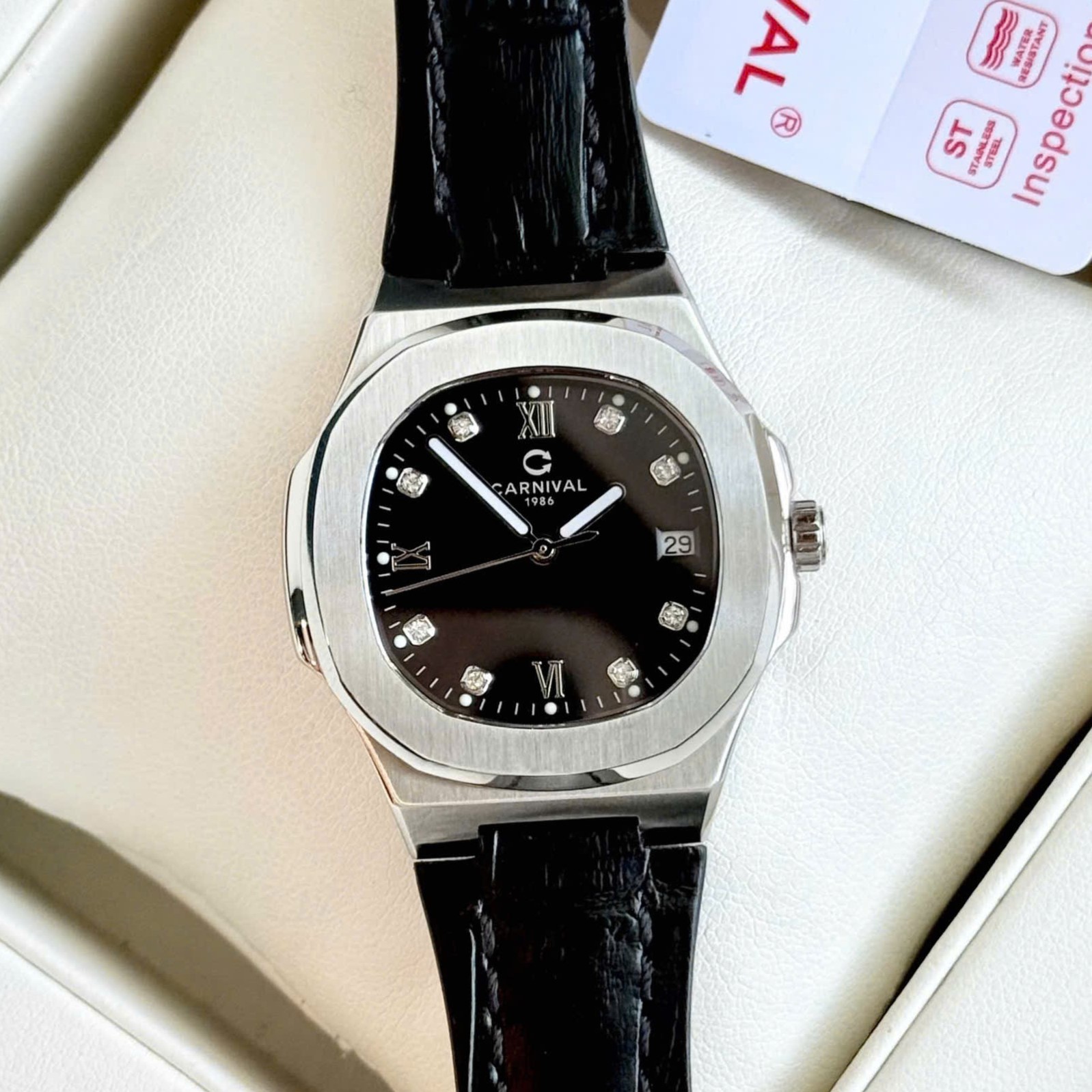ĐỒNG HỒ Nữ Carnival 8160L-VT-DD-D- Mặt Đen -Dây Da Viền Bạc - Pin - Kính Sapphire