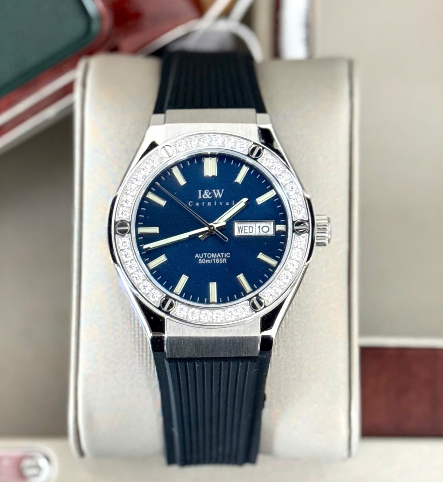 ĐỒNG HỒ NAM I&W CARNIVAL 55851G-Mặt Đá Blue – Dây Cao Su – Automatic- Kính Sapphire