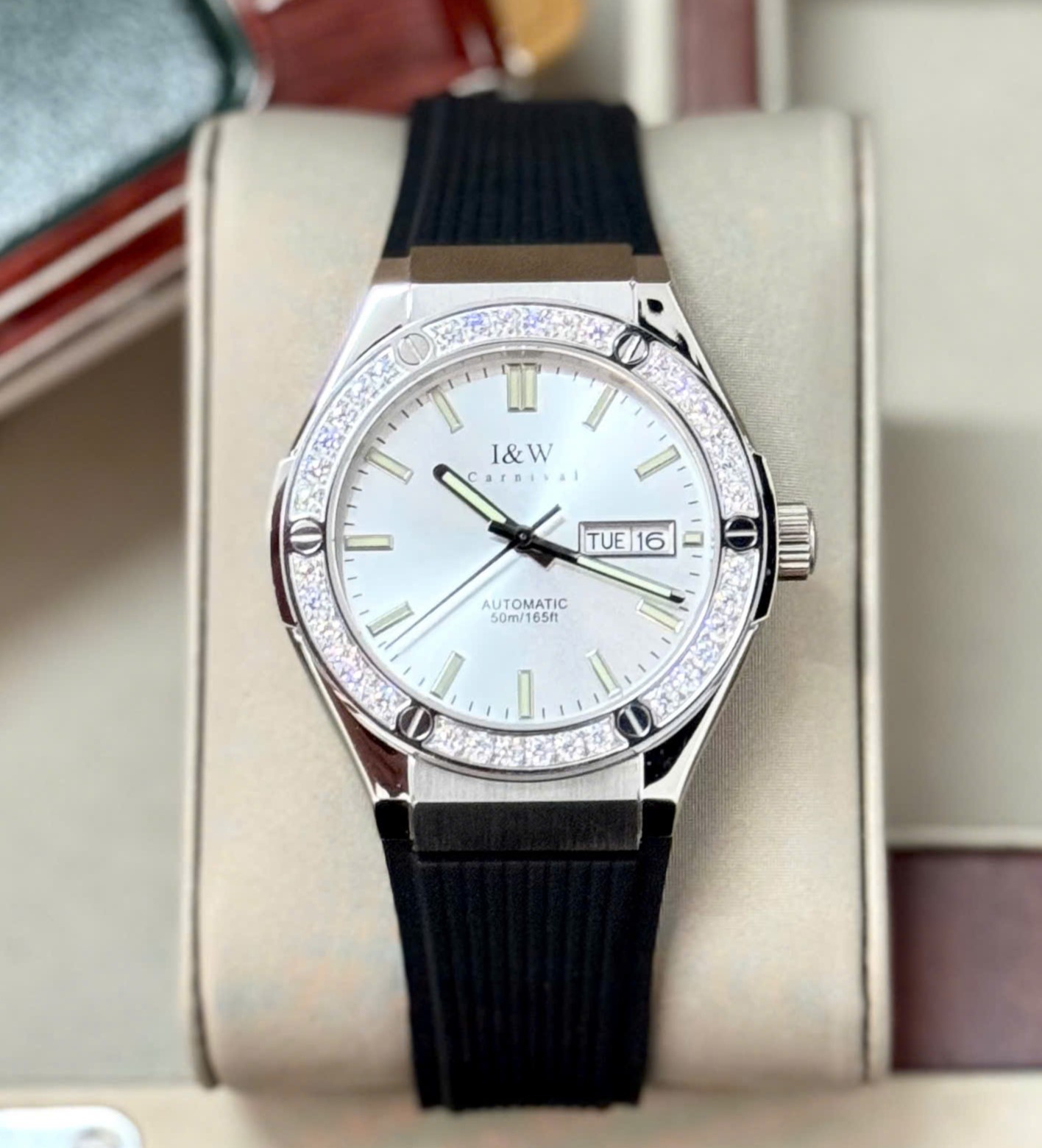ĐỒNG HỒ NAM I&W CARNIVAL 55851G - Mặt Đá Trắng – Dây Cao Su – Automatic- Kính Sapphire