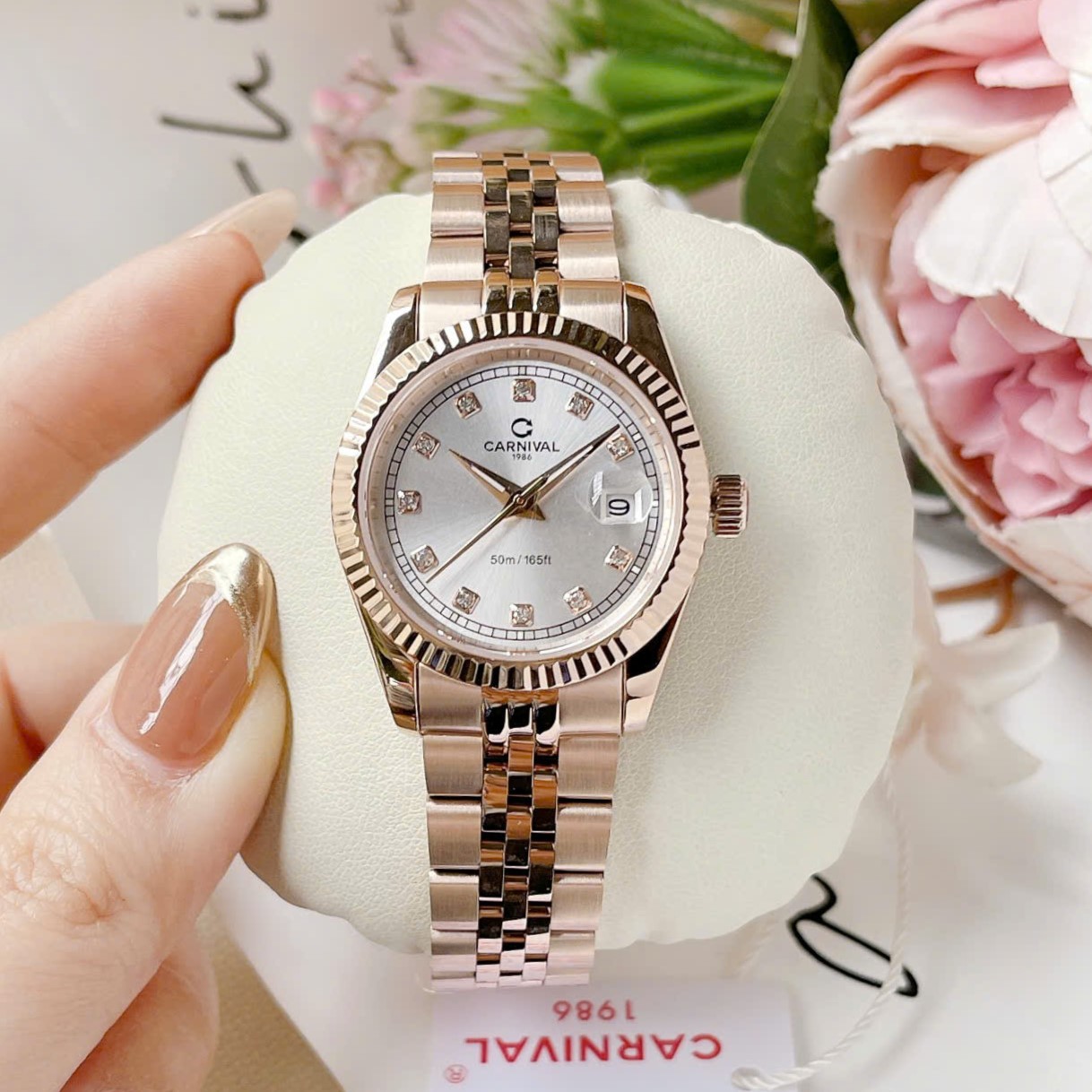 ĐỒNG HỒ Nữ Carnival 8131L-VH-T-Mặt Bạc - Dây Thép Vàng - Pin - Kính Sapphire