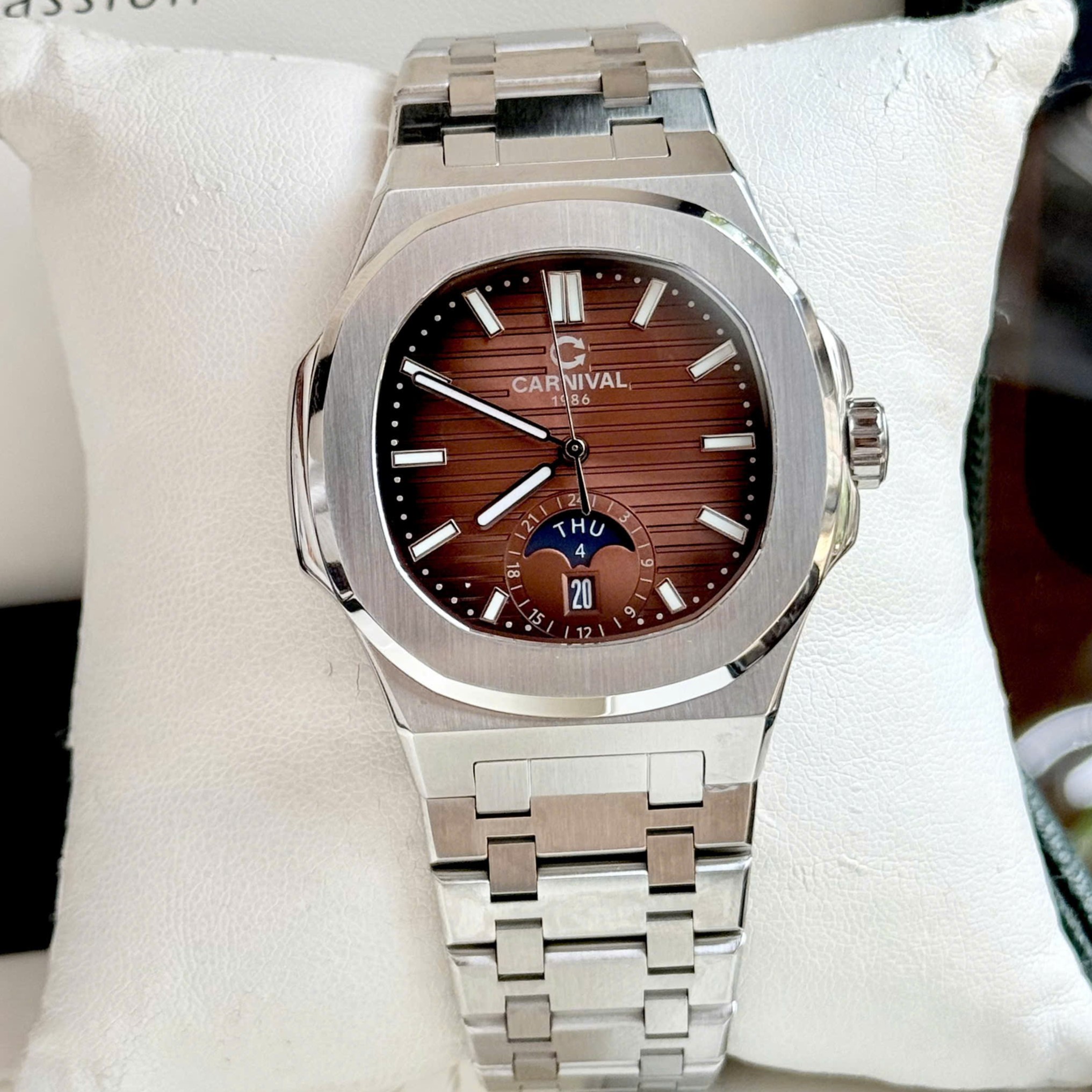 Đồng Hồ Nam Carnival 8110G1 - Mặt Nâu Cafe - Dây Thép Bạc- Automatic - Kính Sapphire