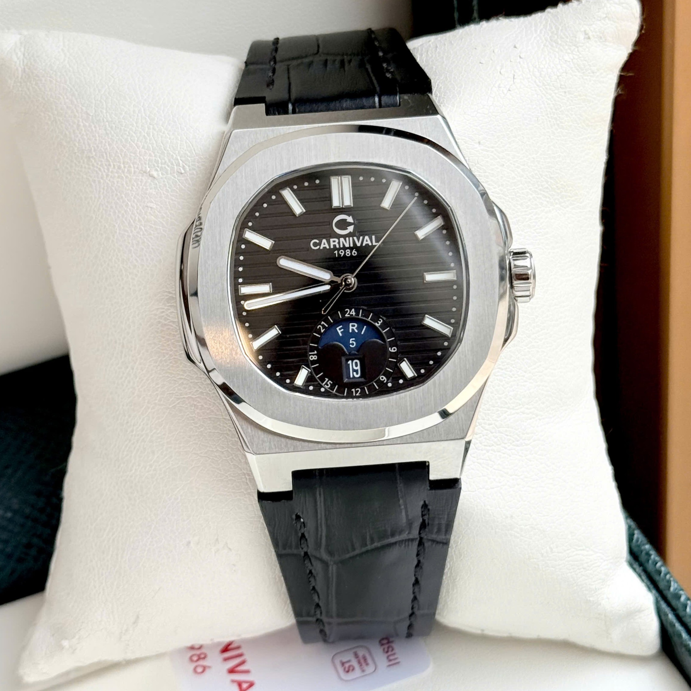 Đồng Hồ Nam Carnival 8110G1 - Mặt Đen - Dây Da - Automatic - Kính Sapphire