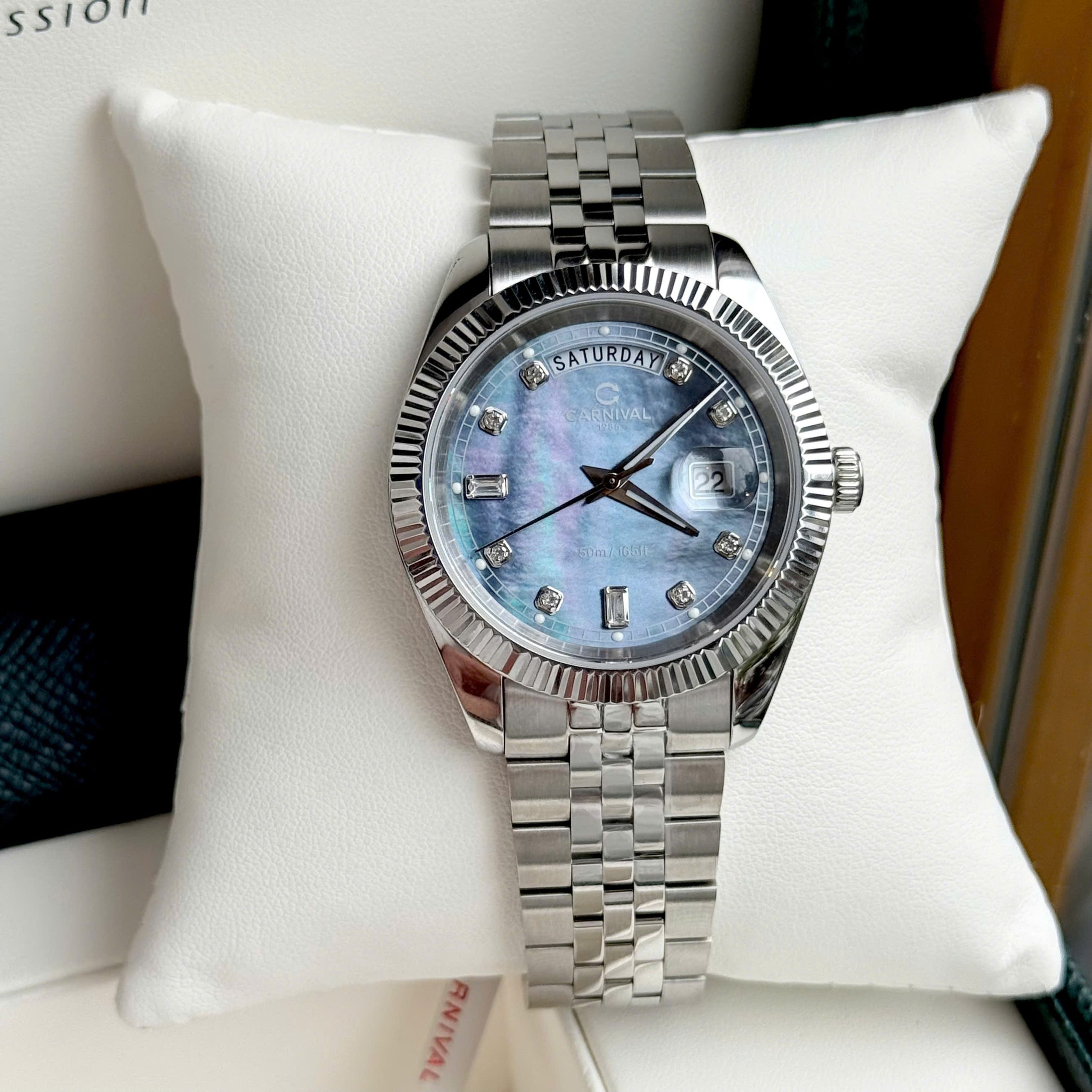 Đồng Hồ Nam Carnival 8190G-VT-DK DAYDATE-Thép Bạc-Mặt Xà Cừ Tím-Pin-Kính Sapphire