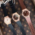 Đồng Hồ Nữ Carnival 8168L2-VH-DCS-D-Viền Vàng Hồng-Dây Cao Su-Mặt Đen-Pin-Kính Sapphire — ảnh 2