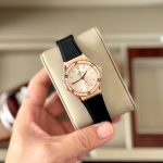 Đồng Hồ Nữ Carnival 8168L2-VH-DCS-T-Viền Vàng Hồng-Dây Cao Su-Mặt Trắng-Pin-Kính Sapphire — ảnh 5