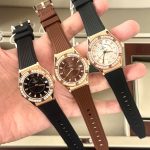 Đồng Hồ Nữ Carnival 8173L2-VH-DCS-N-Viền Vàng Hồng-Dây Cao Su-Mặt Nâu-Pin-Kính Sapphire — ảnh 4