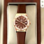 Đồng Hồ Nữ Carnival 8173L2-VH-DCS-N-Viền Vàng Hồng-Dây Cao Su-Mặt Nâu-Pin-Kính Sapphire — ảnh 1