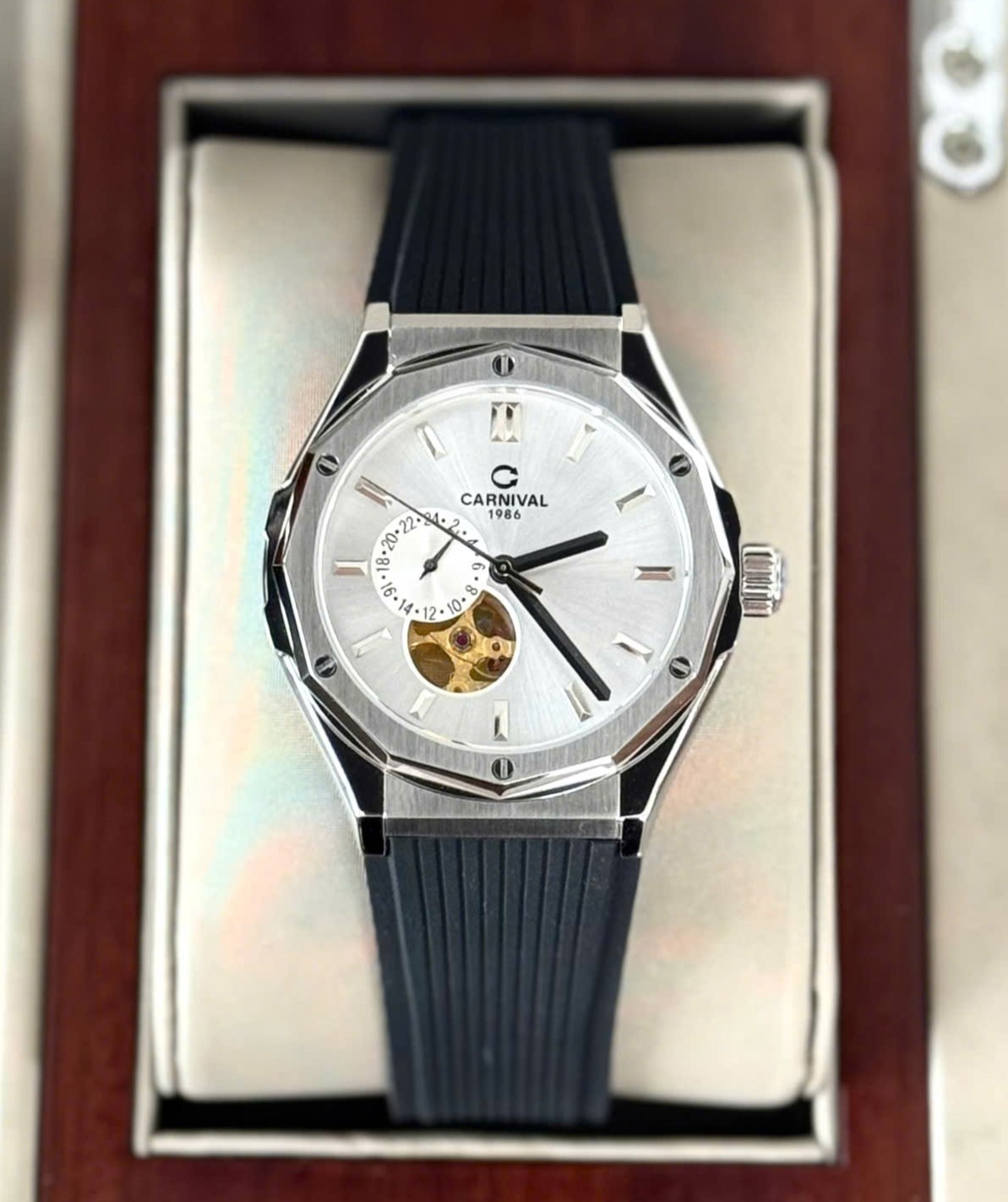 Đồng Hồ Nam Carnival 8189G-VT-DCS-T- Mặt Trắng-Dây Cao Su-Automatic-Kính Sapphire