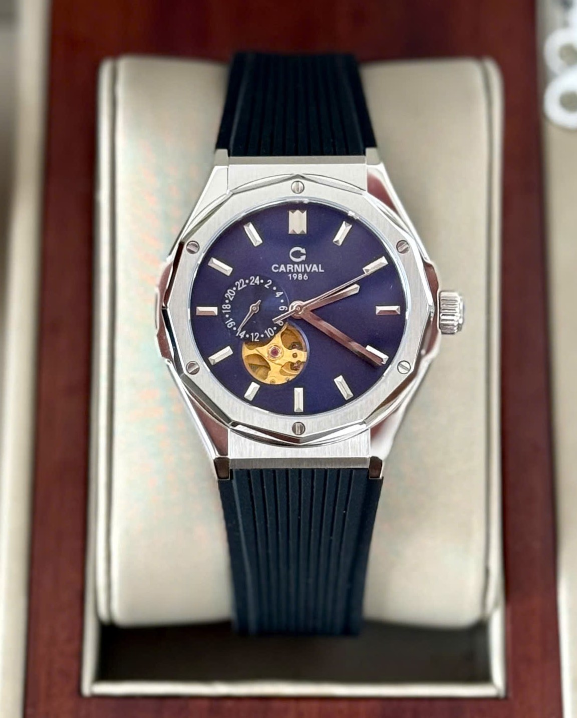 Đồng Hồ Nam Carnival 8189G-VT-DCS-X- Mặt Xanh-Dây Cao Su-Automatic-Kính Sapphire