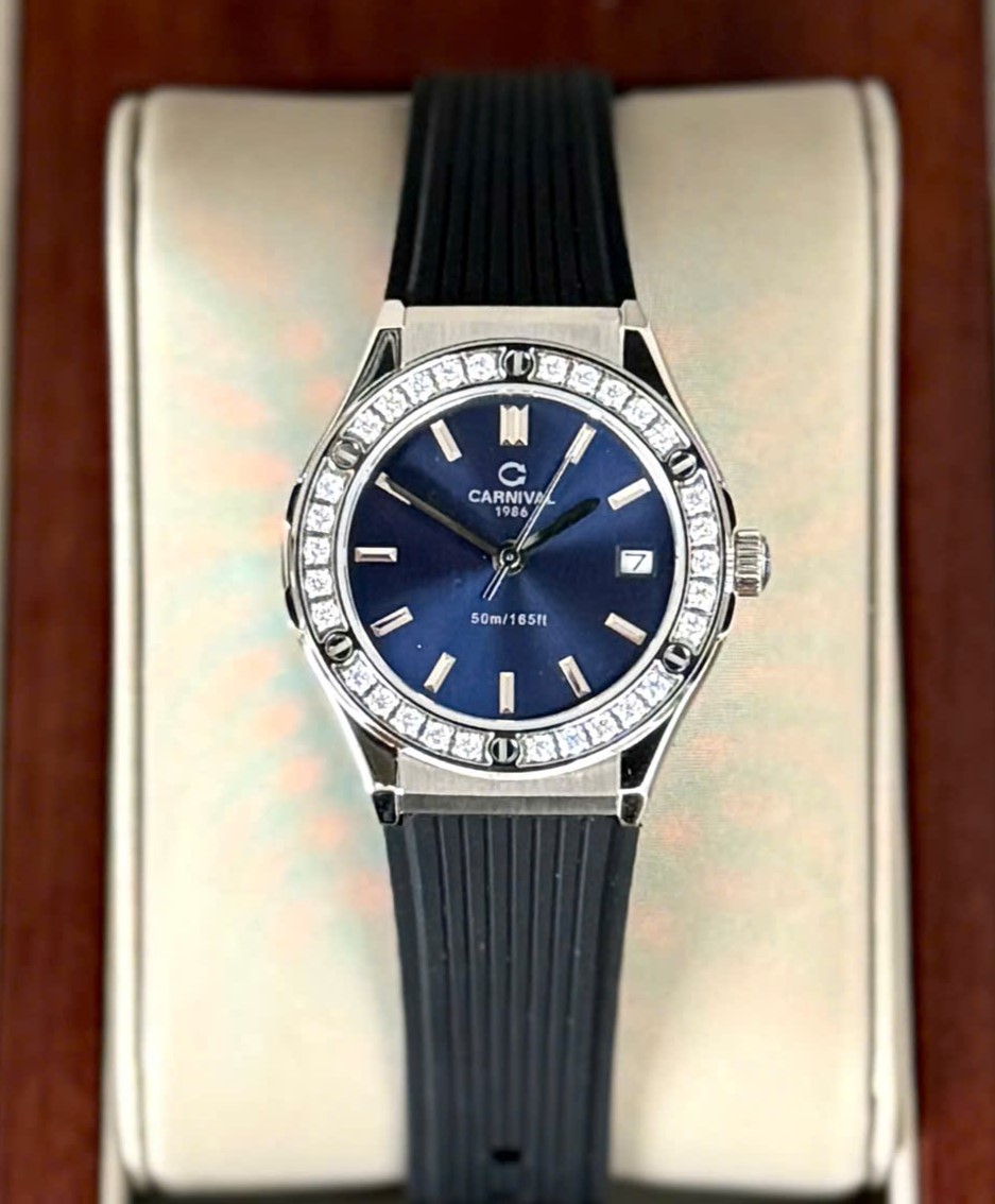 Đồng Hồ Nữ Carnival 8168L2-VT-DCS-X-Viền Trắng Đá-Dây Cao Su-Mặt Xanh-Pin-Kính Sapphire