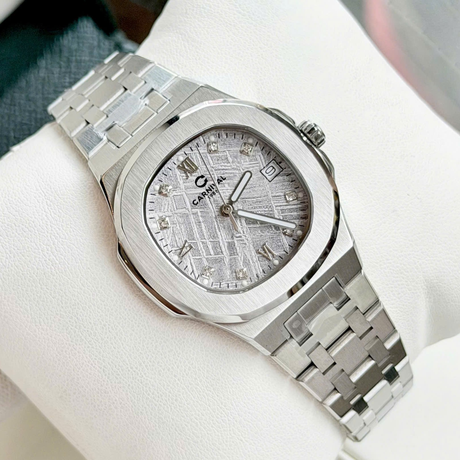 ĐỒNG HỒ Nữ Carnival 8160L-VT-TT- Vân Thiên Thạch-Dây Thép-Pin-Kính Sapphire