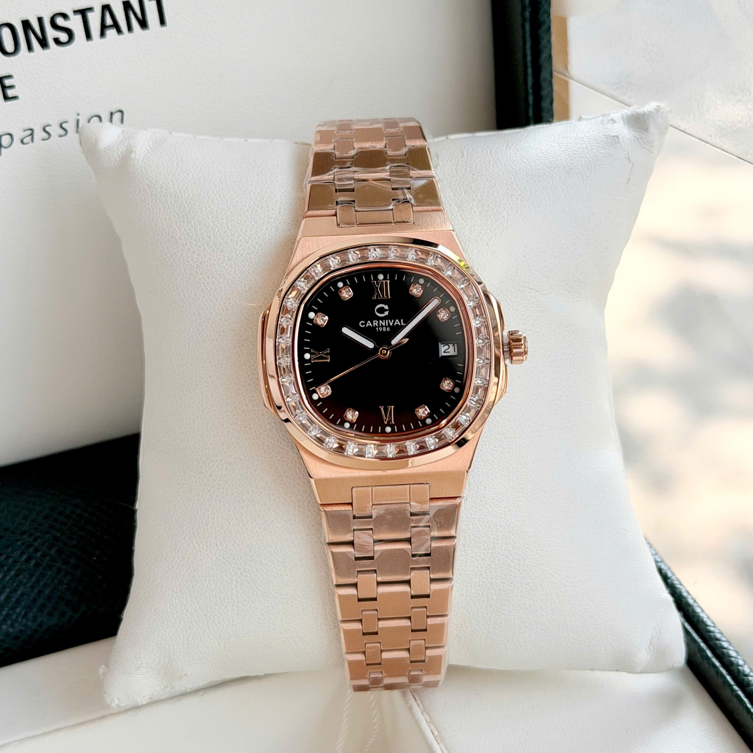 ĐỒNG HỒ Nữ Carnival 8160L2-VH-D-Dây Thép - Pin - Kính Sapphire
