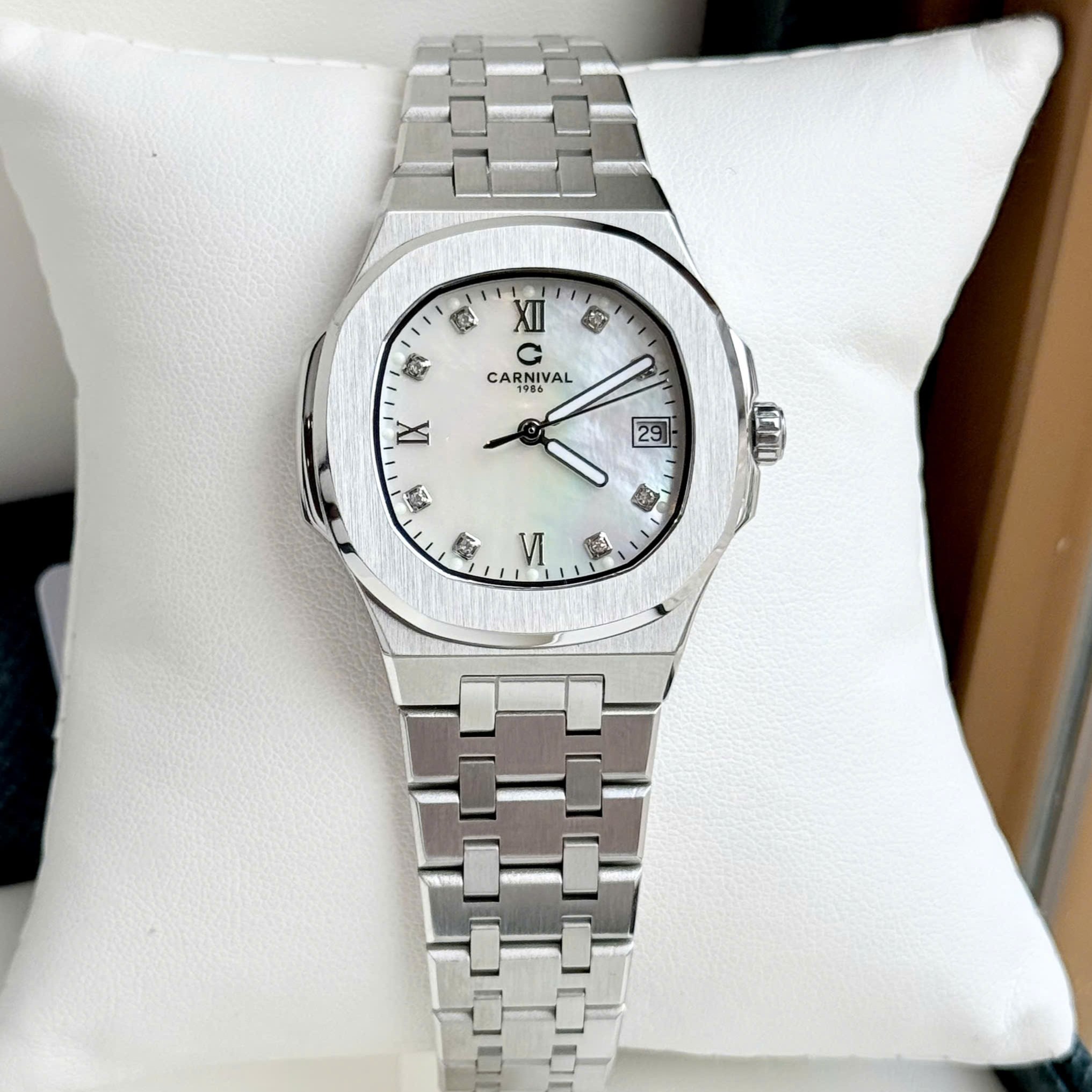 ĐỒNG HỒ Nữ Carnival 8160L-VT-TK Mặt Xà Cừ Trắng-Dây Thép-Pin-Kính Sapphire