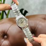 ĐỒNG HỒ Nữ Carnival 8131L-VT-TX Mặt Xám-Dây Thép-Pin-Kính Sapphire — ảnh 3