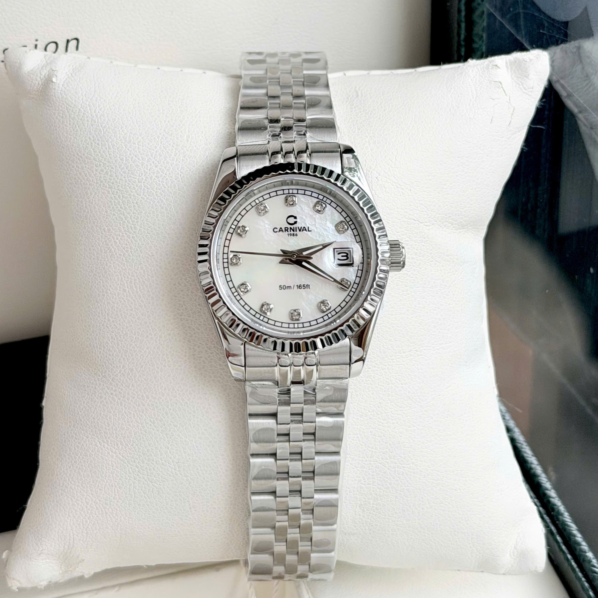 ĐỒNG HỒ Nữ Carnival 8131L-VT-TK Mặt Xà Cừ Trắng-Dây Thép-Pin-Kính Sapphire