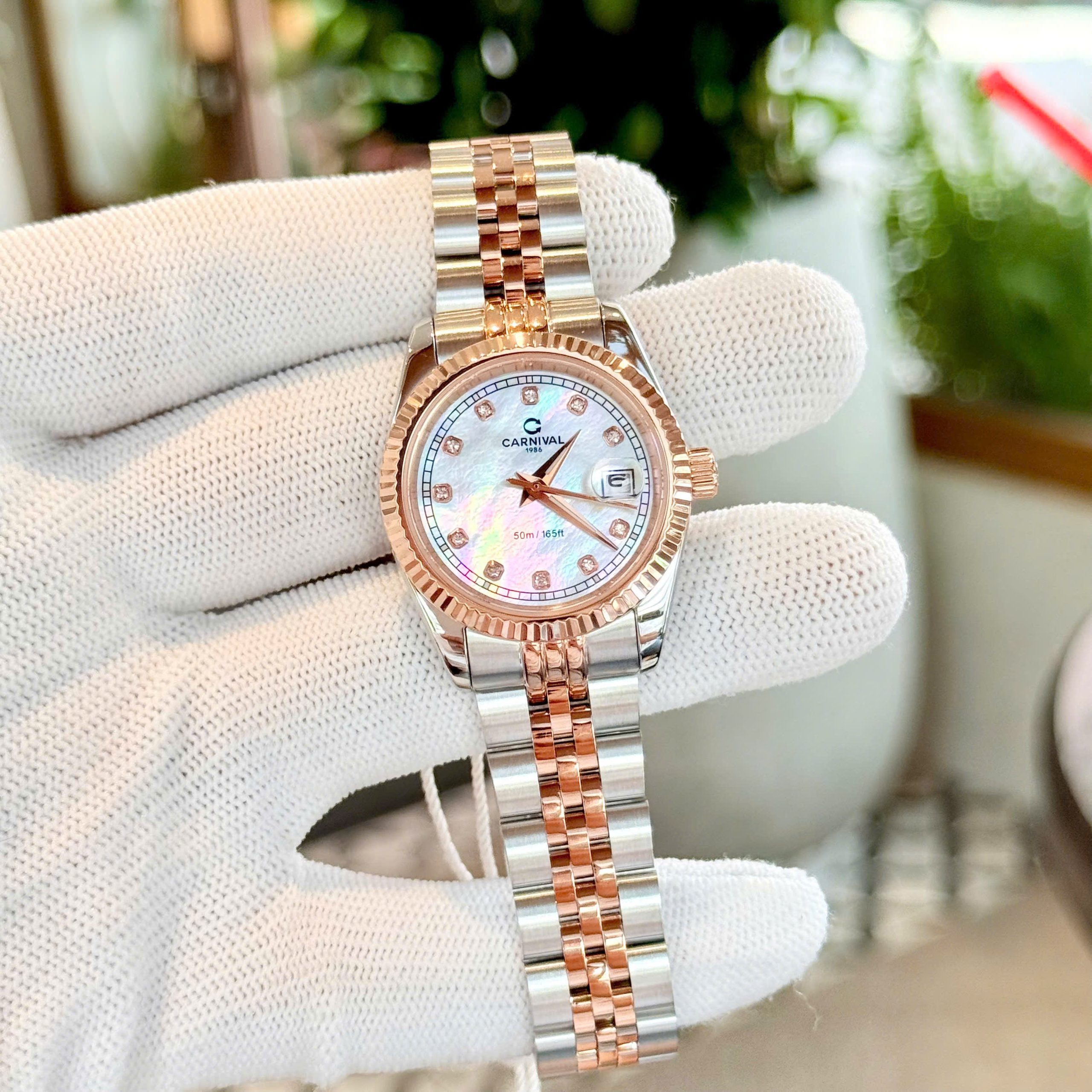 ĐỒNG HỒ Nữ Carnival 8131L-CH-TK Xà Cừ Trắng-Dây Thép-Pin-Kính Sapphire