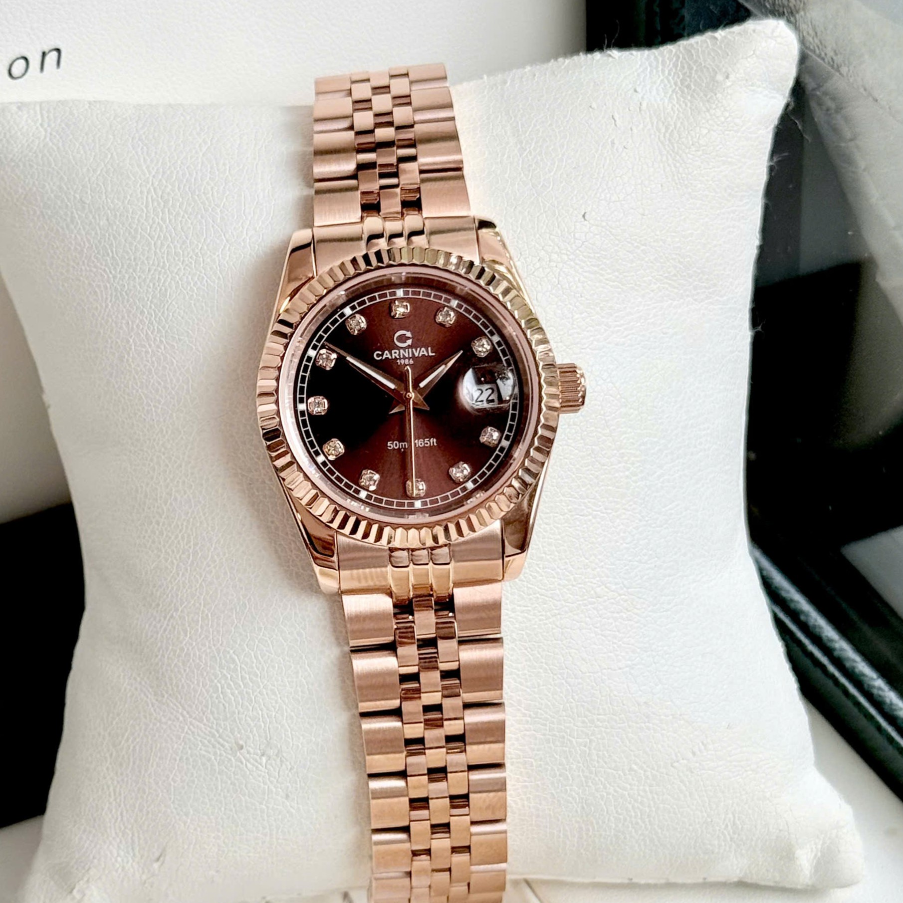 ĐỒNG HỒ Nữ Carnival 8131L-VH-N Mặt Nâu-Dây Thép-Pin-Kính Sapphire